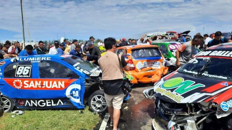 Accidentada largada de TN Clase 2