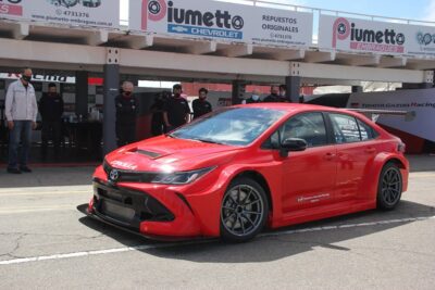 Rossi y Barrio probarán el Corolla TCR