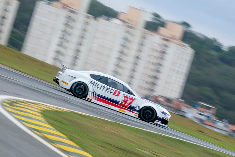 Ayrton Chorne giró en Interlagos