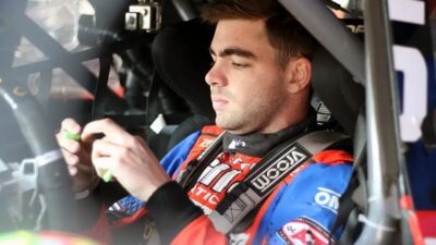 Todino prueba en La Plata su Torino de TC