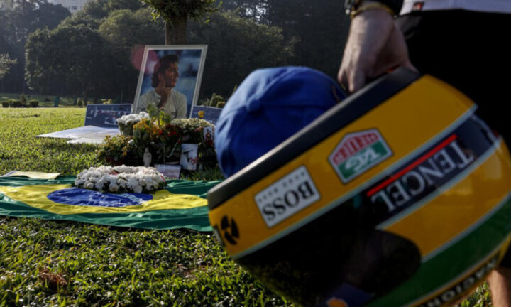 Emotivo homenaje de los fanáticos en la tumba de Ayrton Senna | Campeones